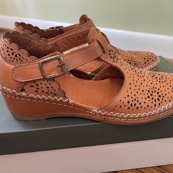 Spring Step Airy Wedge T-Strap Shoes, Medium Brown Leather, EU Size 37 (US 6.5) - Picture 4 of 12